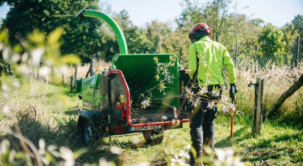 Hexelmaschine bei Kundenauftrag zur Baumpflege Berlin Brandenburg